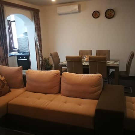 Apartment Dalmatini Tar-Vabriga エクステリア 写真
