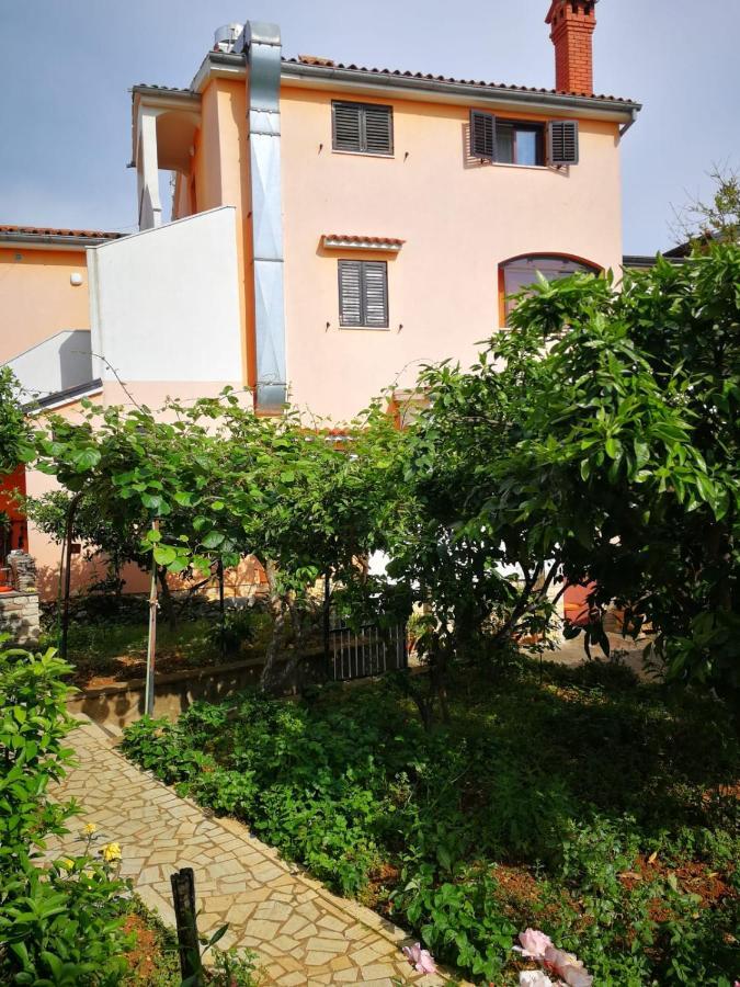 Apartment Dalmatini Tar-Vabriga エクステリア 写真