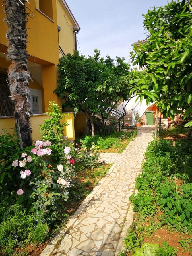 Apartment Dalmatini Tar-Vabriga エクステリア 写真